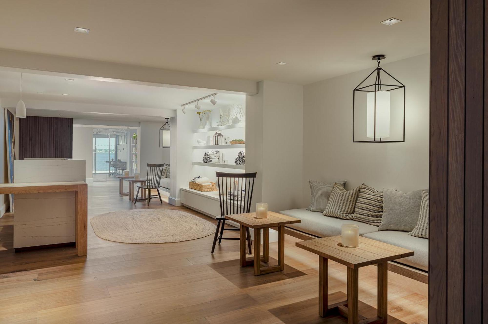 Newport Harbor Island Resort 외부 사진