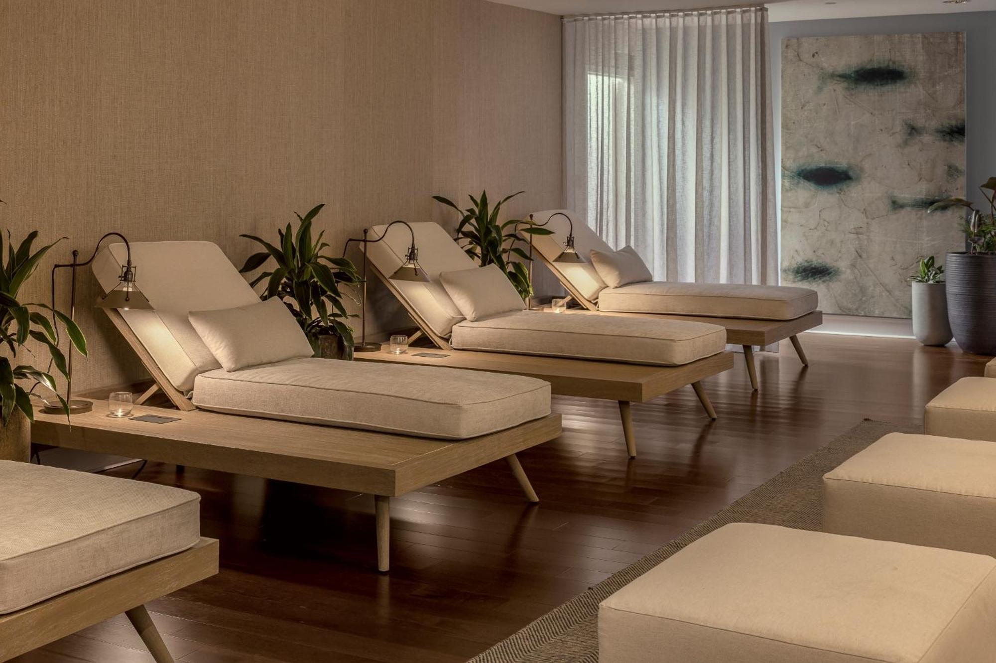 Newport Harbor Island Resort 외부 사진
