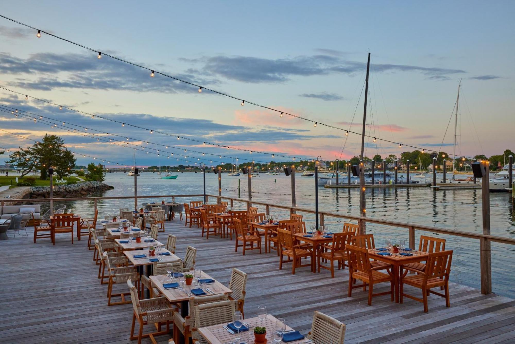 Newport Harbor Island Resort 외부 사진